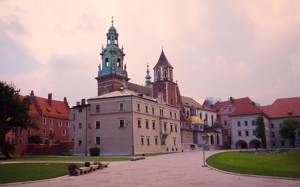 Mint Luxury Apartments At The Main Square Krasków Exteriör bild